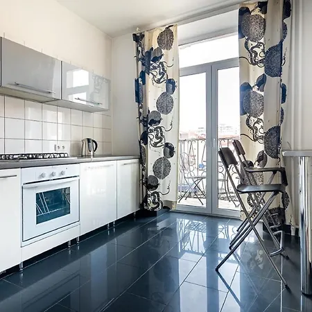 Володарского Революционная Комсомольская Apartment *