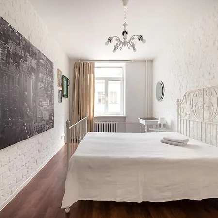 Володарского Революционная Комсомольская Apartment *